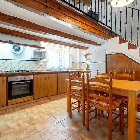 Caseta Montanyana Country house *